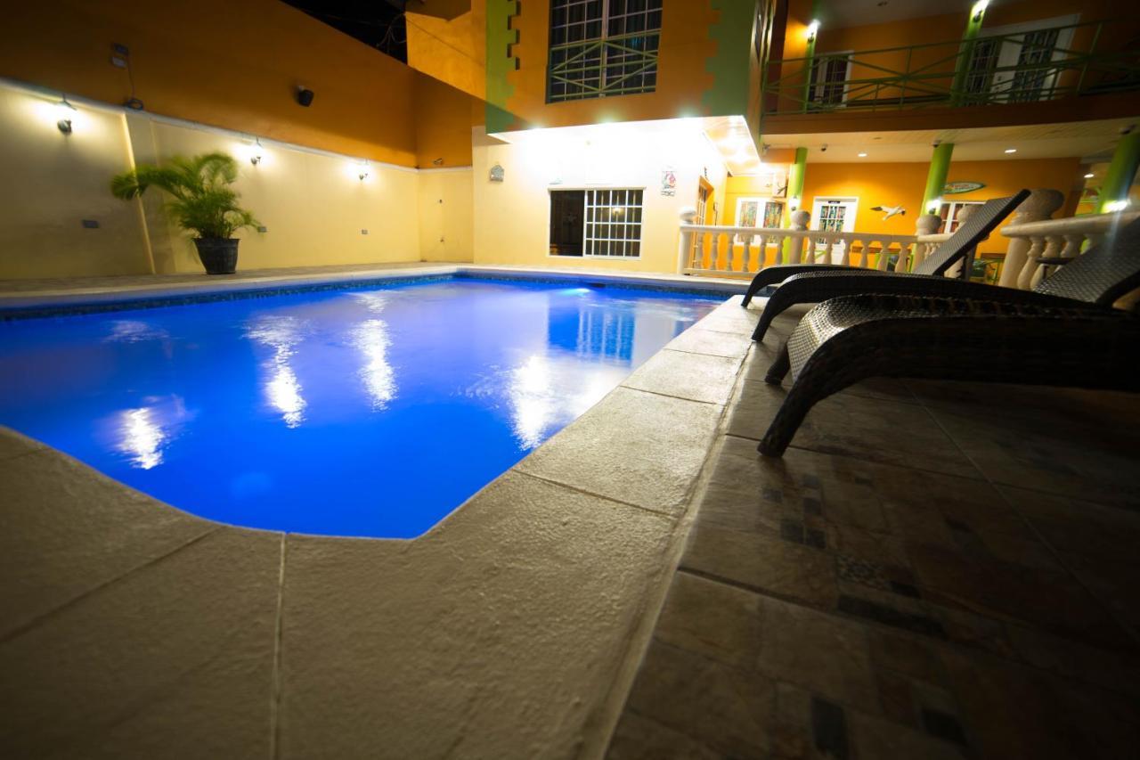 Beverly'S Oasis Suites Scarborough Exteriör bild