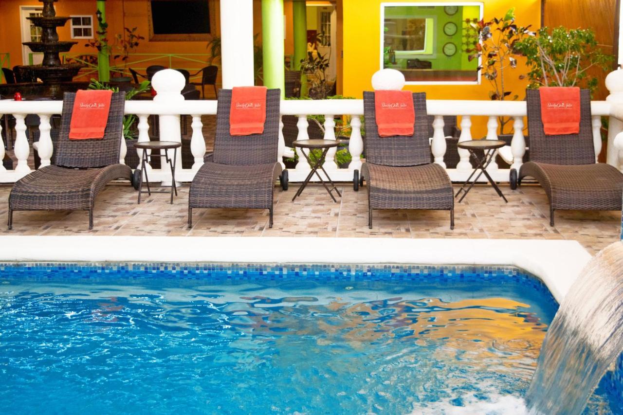 Beverly'S Oasis Suites Scarborough Exteriör bild